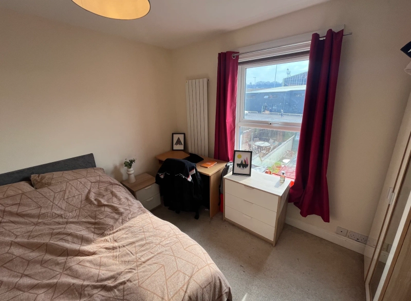 BILLS INCLUSIVE - Sausthorpe Street, 4 Bedroom, - Thumbnail 9